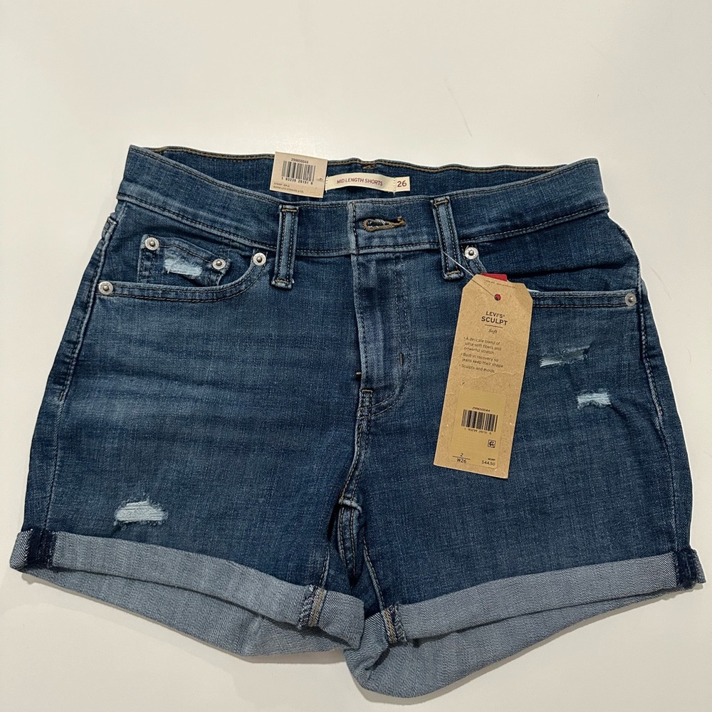 LEVIS-MID-LENGTH SHORTS size 2 - W26